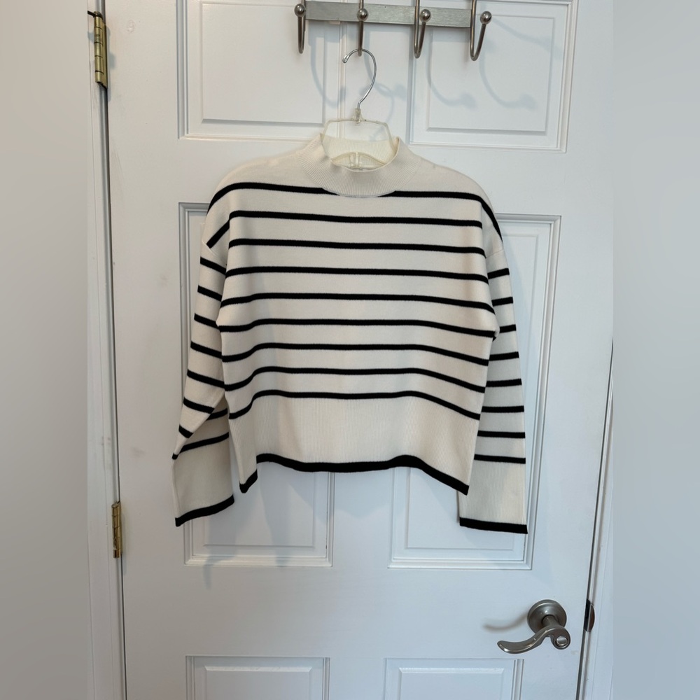 MANGO IVORY/BLACK STRIPE SWEATER. MOCK NECK, DROP SHOULDER, SLIGHTLY CROPPED.